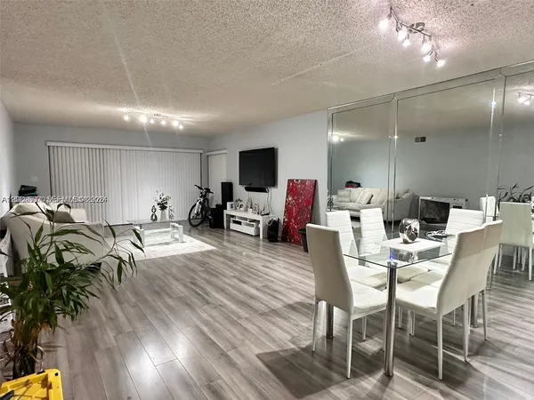 $235,000 | 601 Ives Dairy Road, Unit 4018, Miami, FL 33179