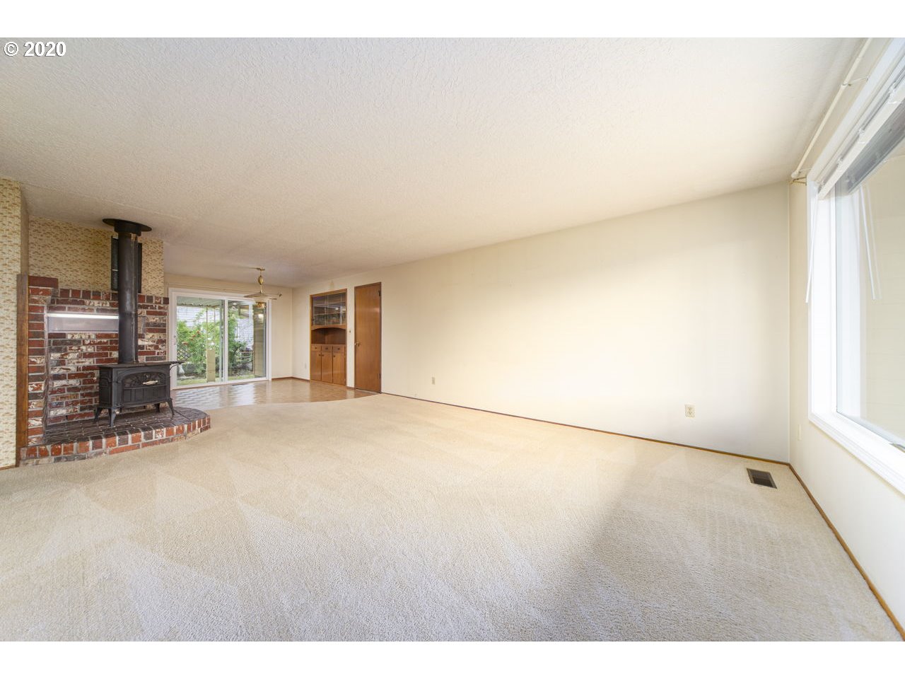 1211 Randolph Road Woodburn, OR 97071 - Photo 6 of 27 Gallery Image 6
