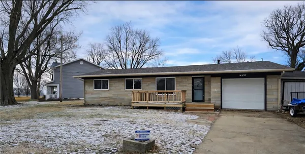 $170,000 | 113 Lakeview Drive, Catlin, IL 61817