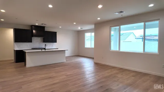 $579,500 | Undisclosed Address, Bakersfield, CA 93311