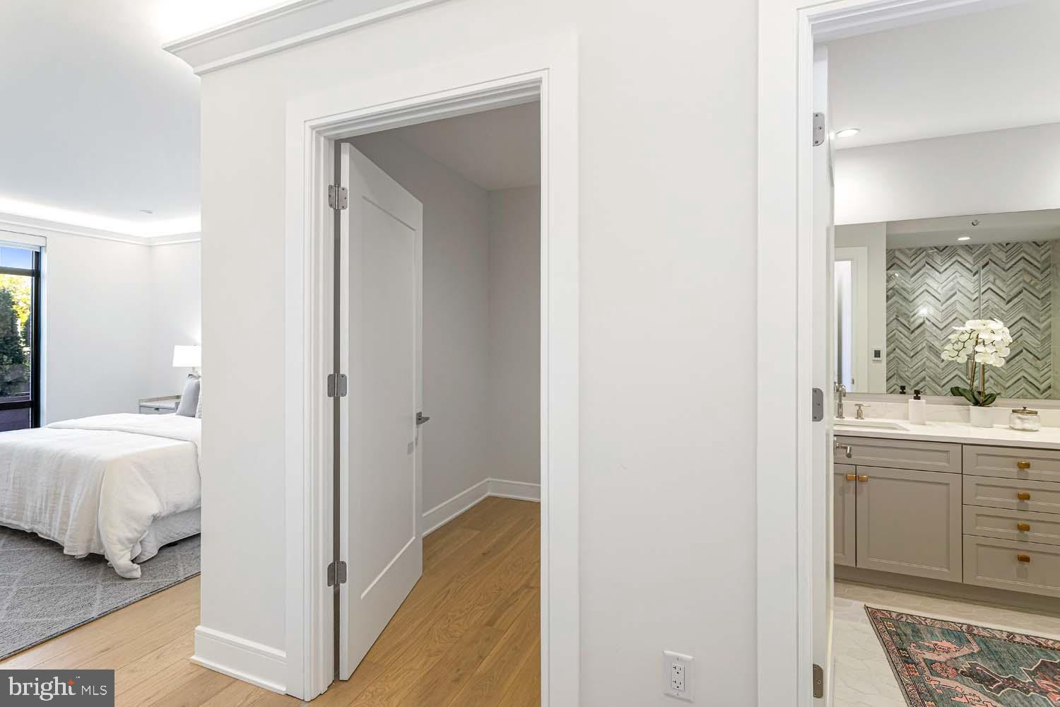 6718 Lowell Avenue, Unit 406 McLean, VA 22101 - Photo 23 of 86