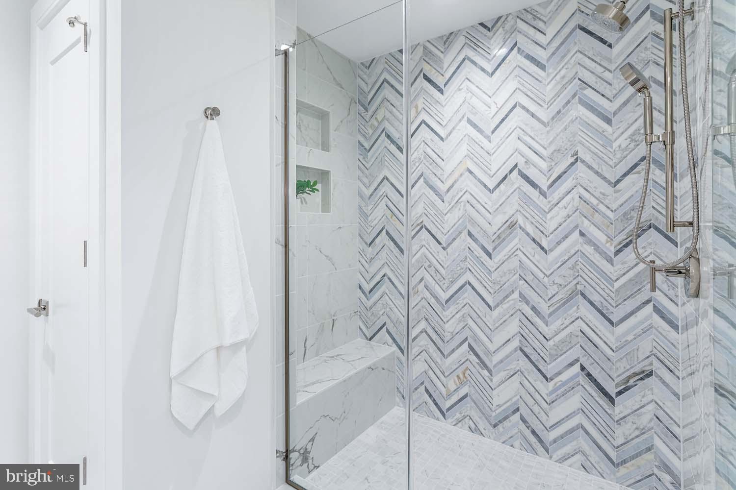 6718 Lowell Avenue, Unit 406 McLean, VA 22101 - Photo 27 of 86