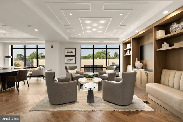 $1,449,900 | 6718 Lowell Avenue, Unit 406, McLean, VA 22101