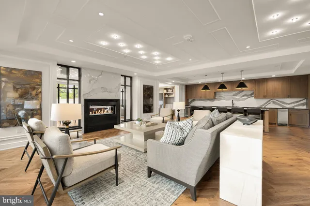 $1,449,900 | 6718 Lowell Avenue, Unit 406, McLean, VA 22101