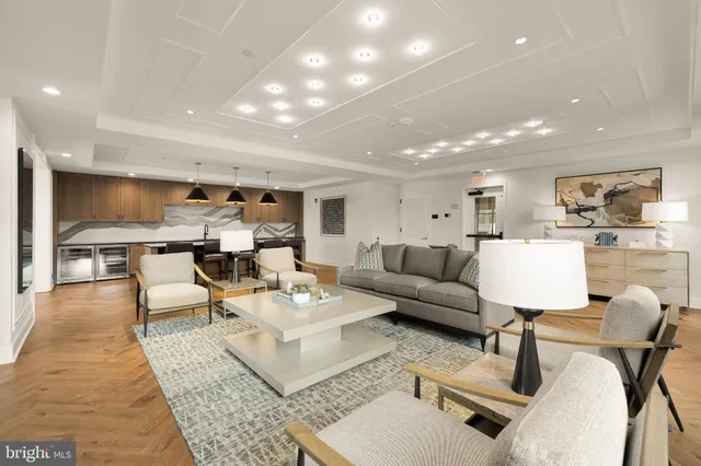 $1,449,900 | 6718 Lowell Avenue, Unit 406, McLean, VA 22101