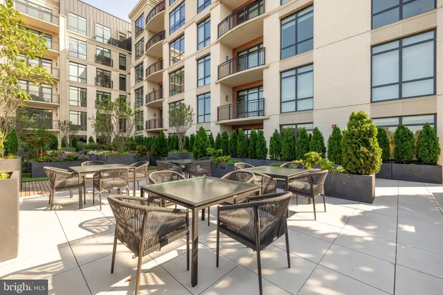 $1,449,900 | 6718 Lowell Avenue, Unit 406, McLean, VA 22101