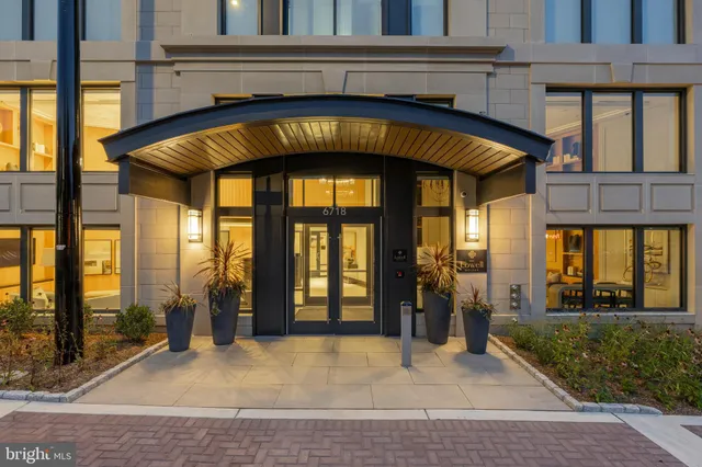 $1,449,900 | 6718 Lowell Avenue, Unit 406, McLean, VA 22101