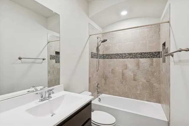 $394,900 | 548 Dunster Lane, Saginaw, TX 76131