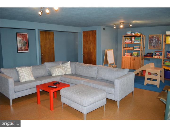 690 Forest Road Wayne, PA 19087 - Photo 15 of 21