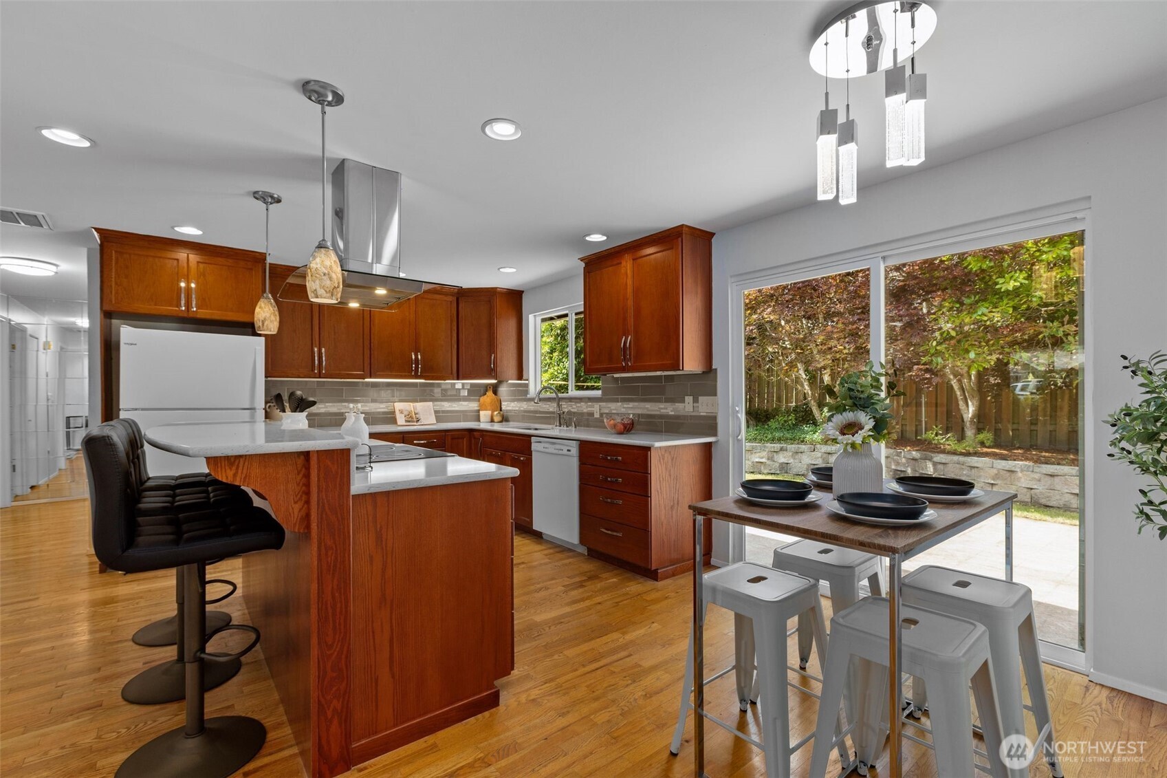 2507 Vashon Court Northeast Renton, WA 98059 - Photo 10 of 40