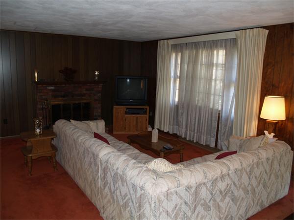 9 Reid Road Chelmsford, MA 01824 - Photo 3 of 13