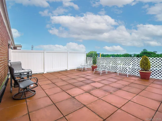 $465,000 | 50 Merrick Avenue, Unit 119, East Meadow, NY 11554