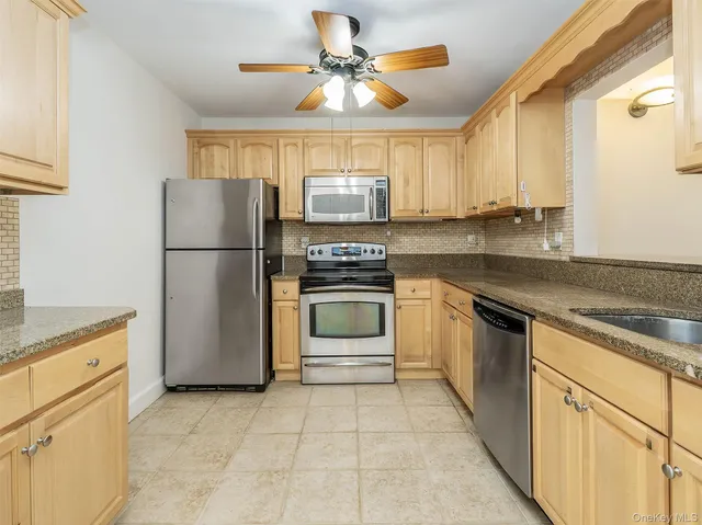 $465,000 | 50 Merrick Avenue, Unit 119, East Meadow, NY 11554