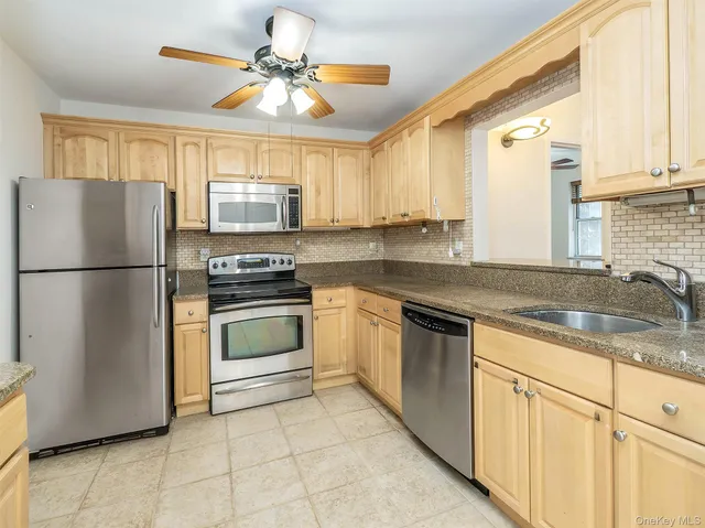 $465,000 | 50 Merrick Avenue, Unit 119, East Meadow, NY 11554