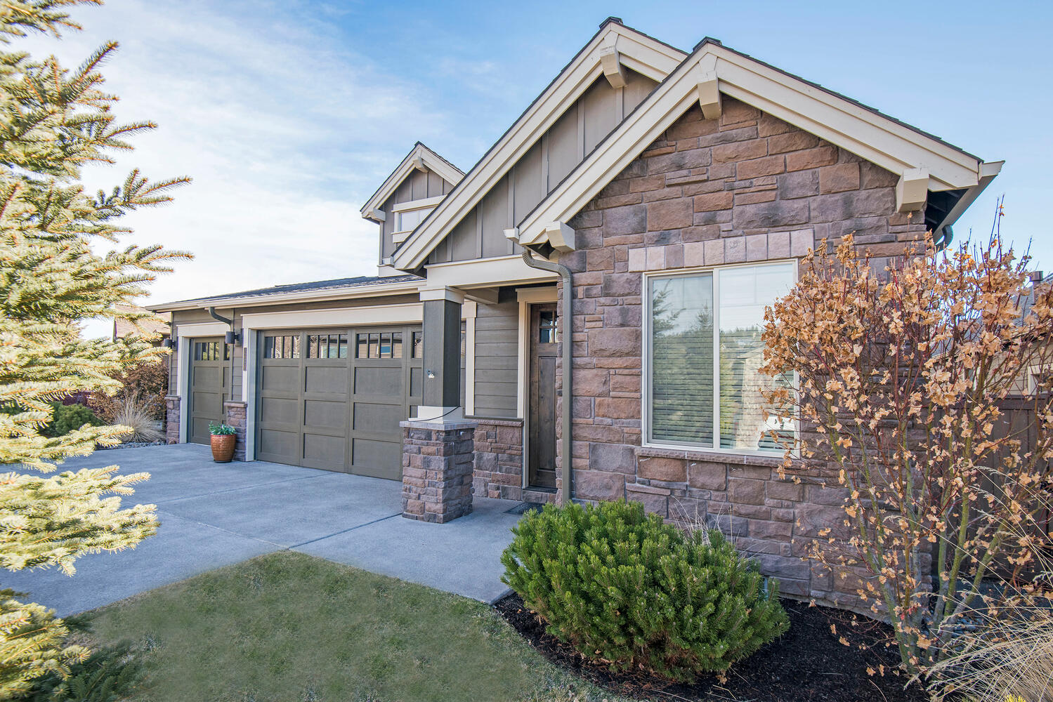 2630 Northwest Boulder Ridge Loop Bend, OR 97703 - Photo 1 of 31 3 Bed, 2.5 Bath, 1651 SF at River's Edge Golf Course.