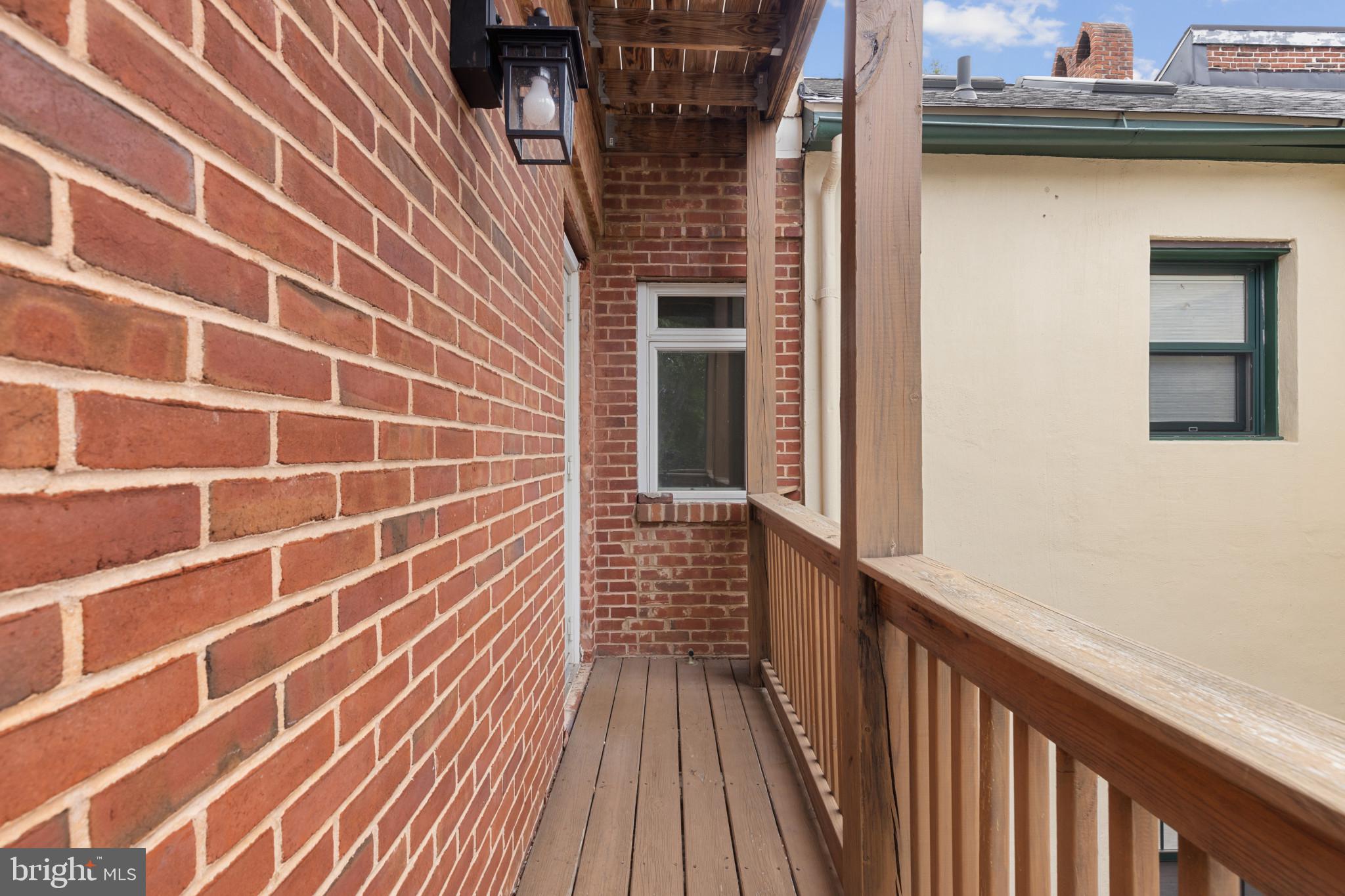 106 West Lee Street Baltimore, MD 21201 - Photo 18 of 37 Balcony