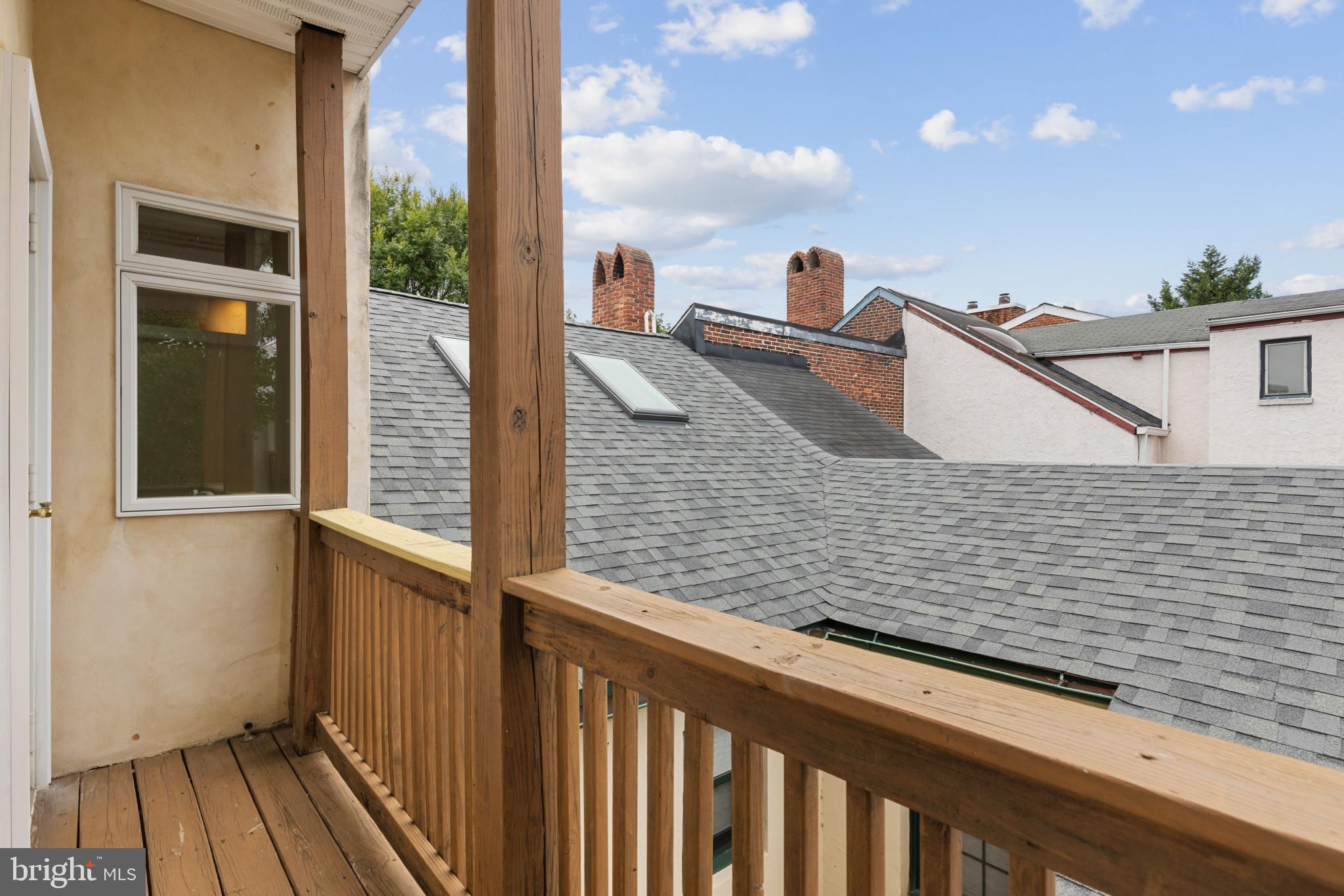 106 West Lee Street Baltimore, MD 21201 - Photo 26 of 37 Top Level Balcony