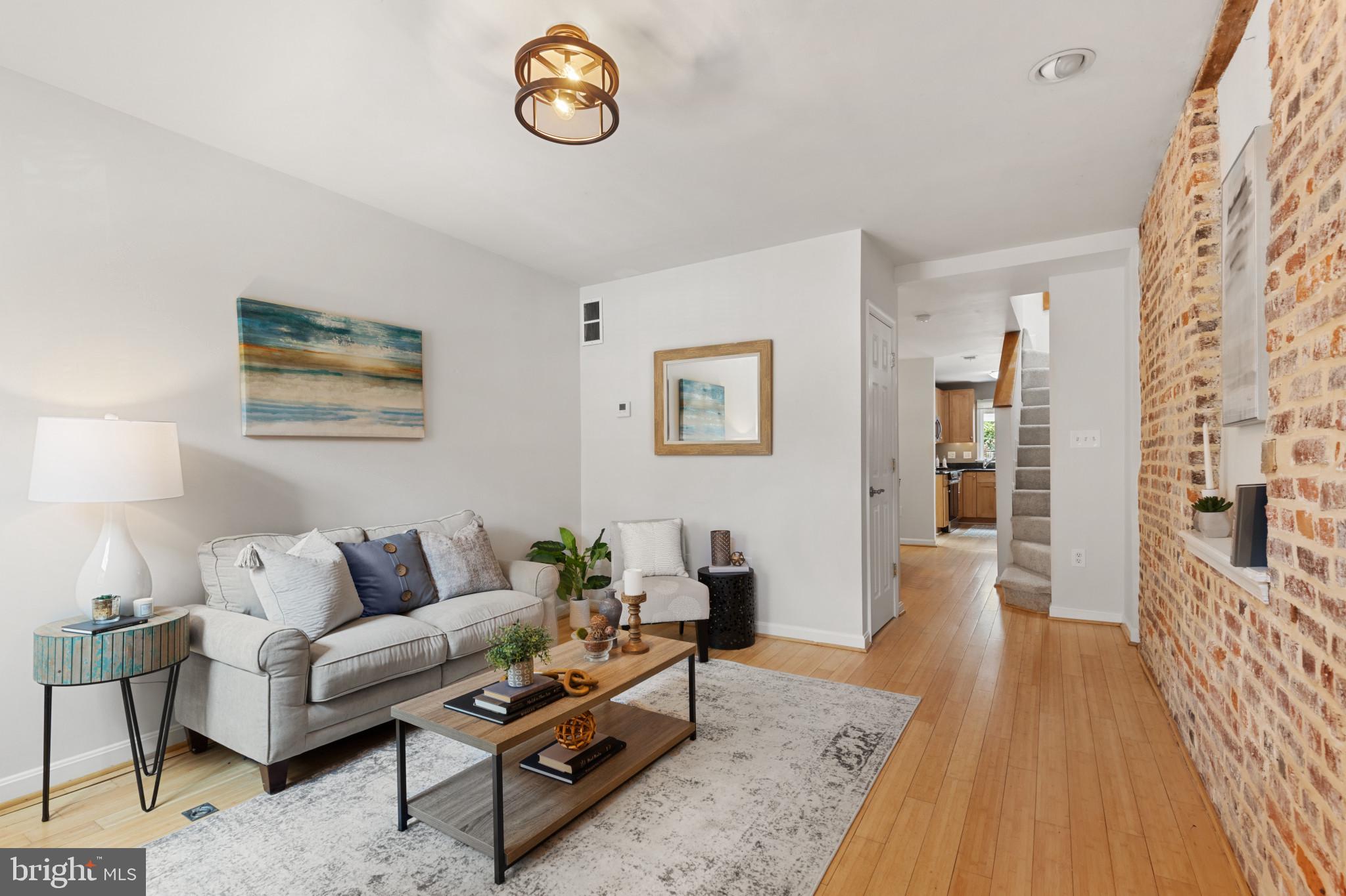 106 West Lee Street Baltimore, MD 21201 - Photo 4 of 37 Family Room