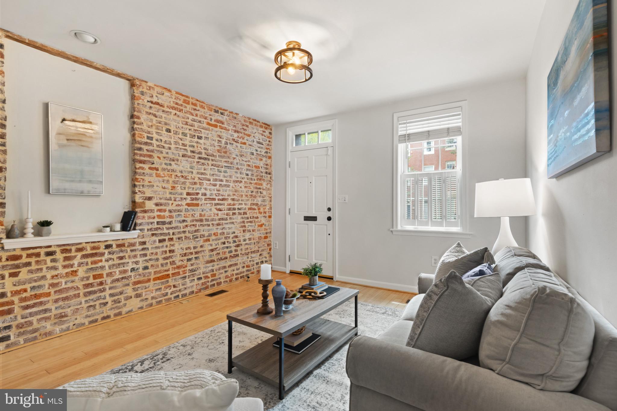 106 West Lee Street Baltimore, MD 21201 - Photo 5 of 37 Family Room