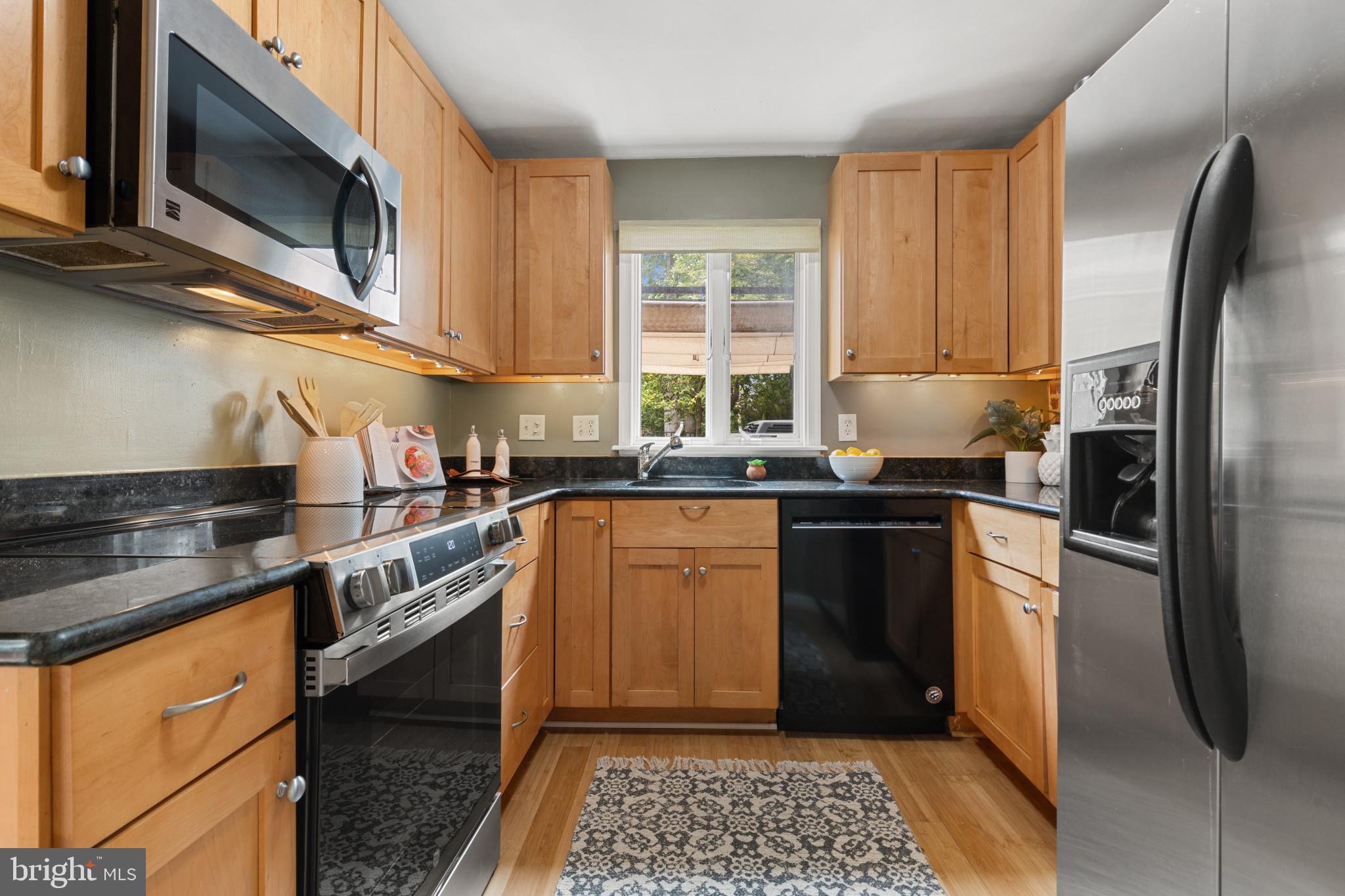 106 West Lee Street Baltimore, MD 21201 - Photo 9 of 37 Kitchen