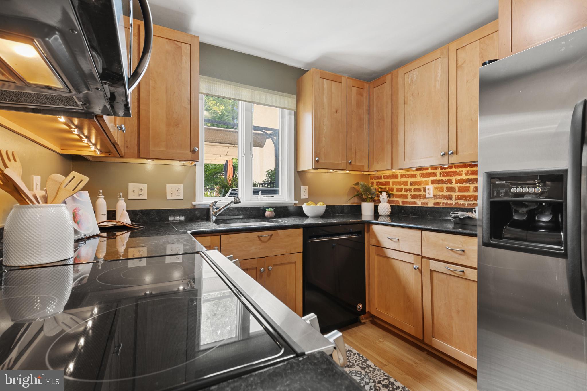 106 West Lee Street Baltimore, MD 21201 - Photo 10 of 37 Kitchen