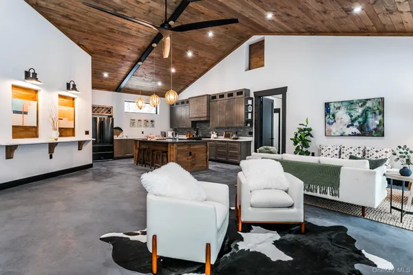 $899,000 | 805 Kripplebush Road, Accord, NY 12404