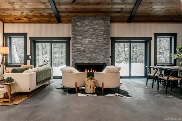 $899,000 | 805 Kripplebush Road, Accord, NY 12404