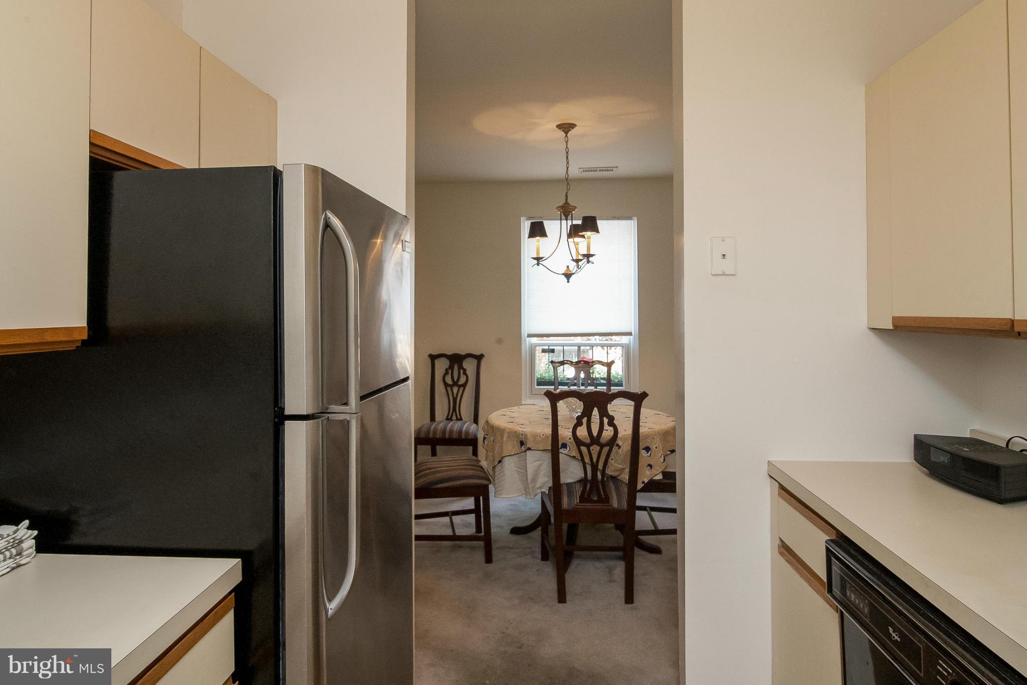427 George Street Baltimore, MD 21201 - Photo 11 of 27 Kitchen toward dining area