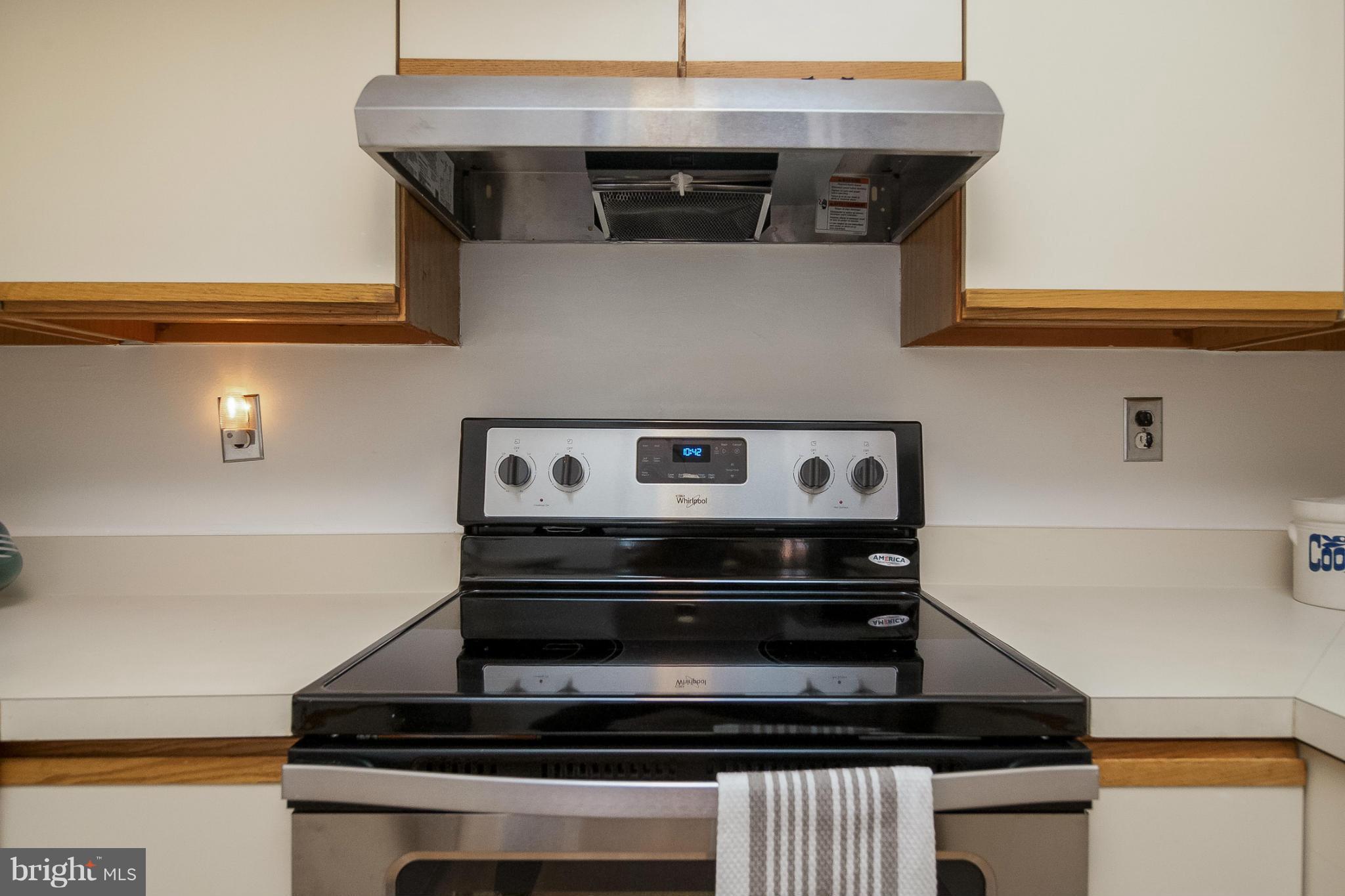 427 George Street Baltimore, MD 21201 - Photo 10 of 27 Brand new kitchen range