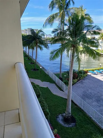 $1,800 | 1891 South Ocean Drive, Unit 303, Hallandale Beach, FL 33009