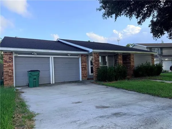$199,000 | 4049 South Chipwood Drive, Harvey, LA 70058