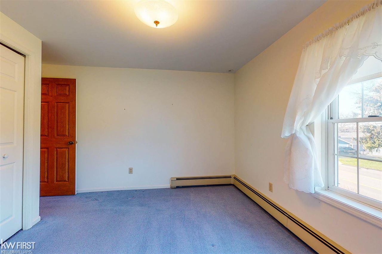 13433 Fenton Road Fenton, MI 48430 - Photo 39 of 74 50062820-38.JPG