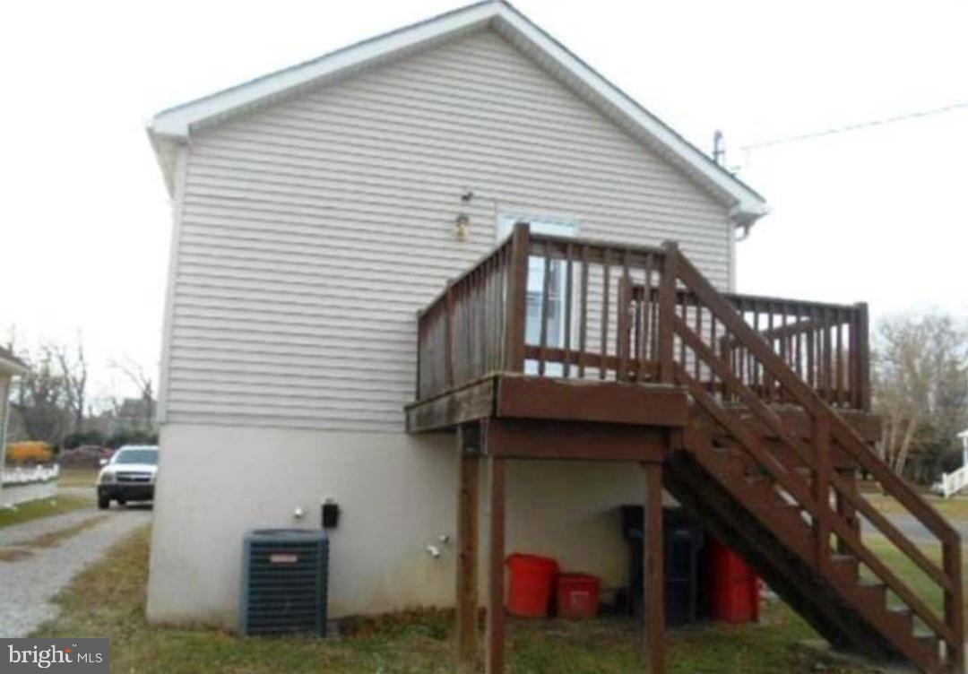 281 Spruce Street Bridgeton, NJ 08302 - Photo 2 of 18 a house view with a outdoor space