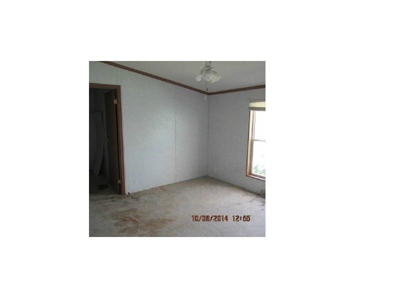 5728 West Reformatory Road Pendleton, IN 46064 - Photo 4 of 9