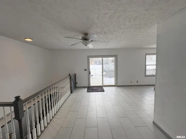 $189,900 | 2177 Washington Road, Washington, IL 61571