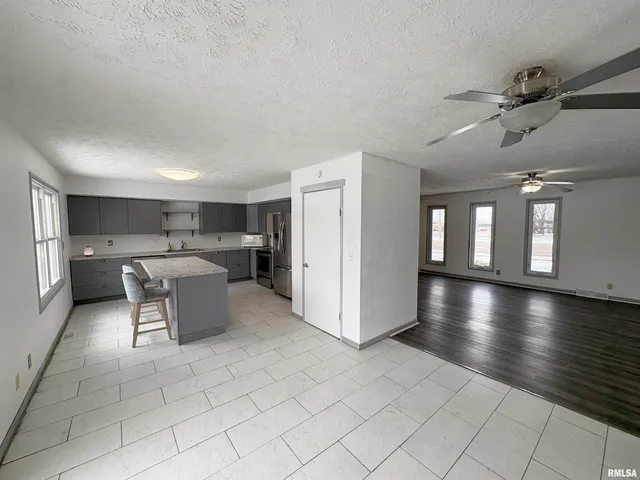 $189,900 | 2177 Washington Road, Washington, IL 61571