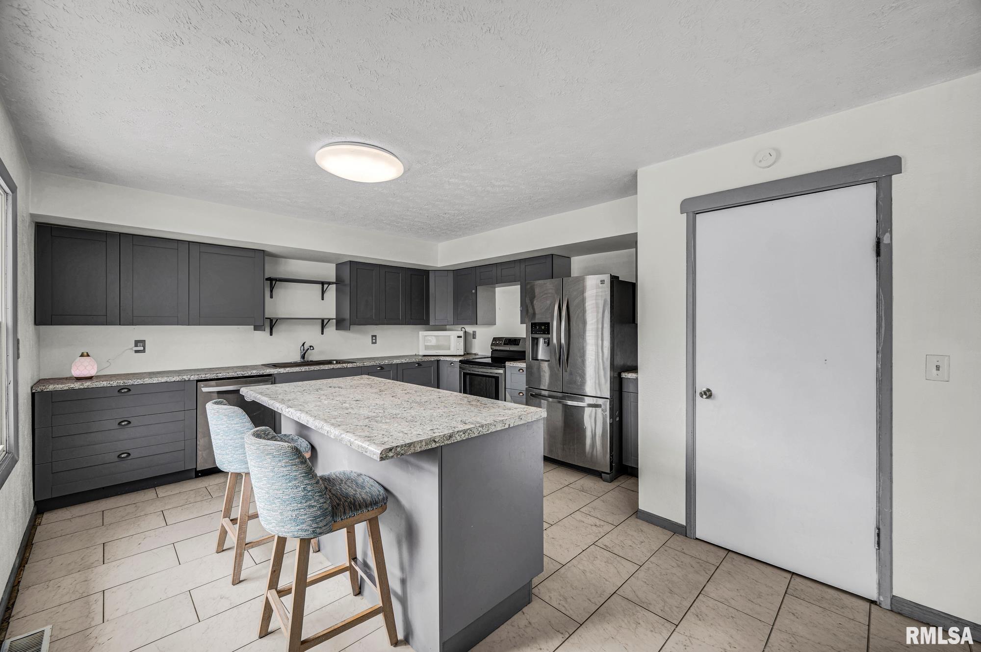 2177 Washington Road Washington, IL 61571 - Photo 17 of 60