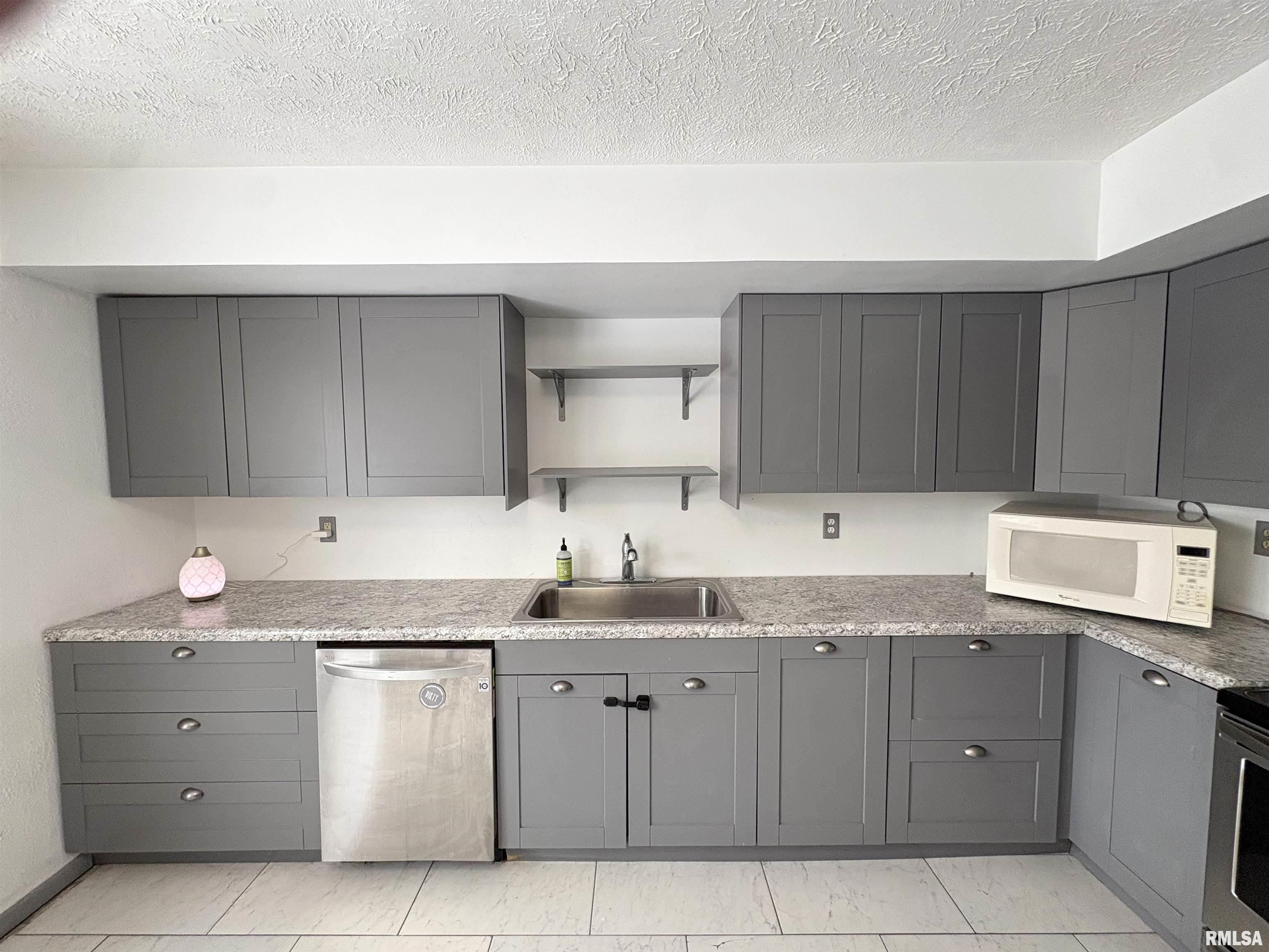 2177 Washington Road Washington, IL 61571 - Photo 20 of 60