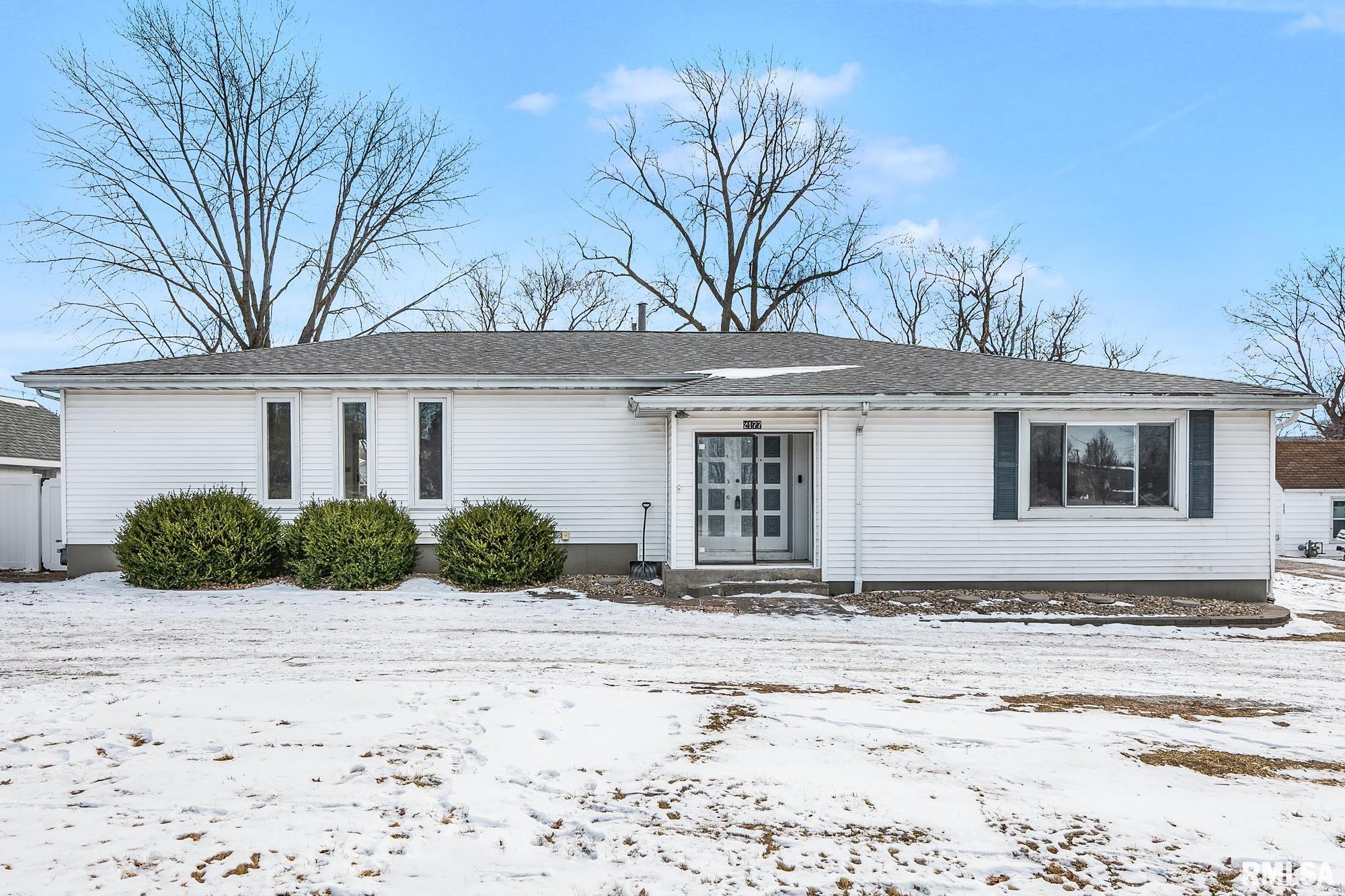 2177 Washington Road Washington, IL 61571 - Photo 2 of 60