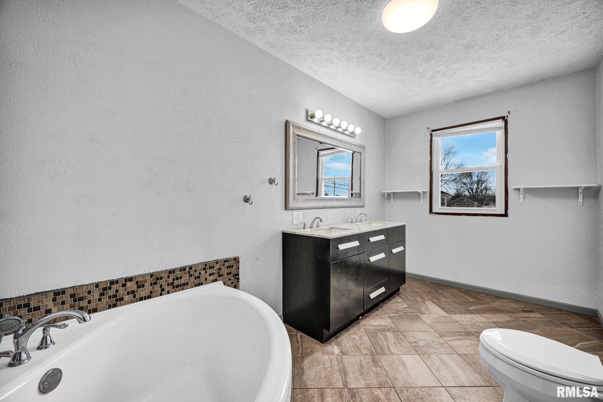 2177 Washington Road Washington, IL 61571 - Photo 31 of 60