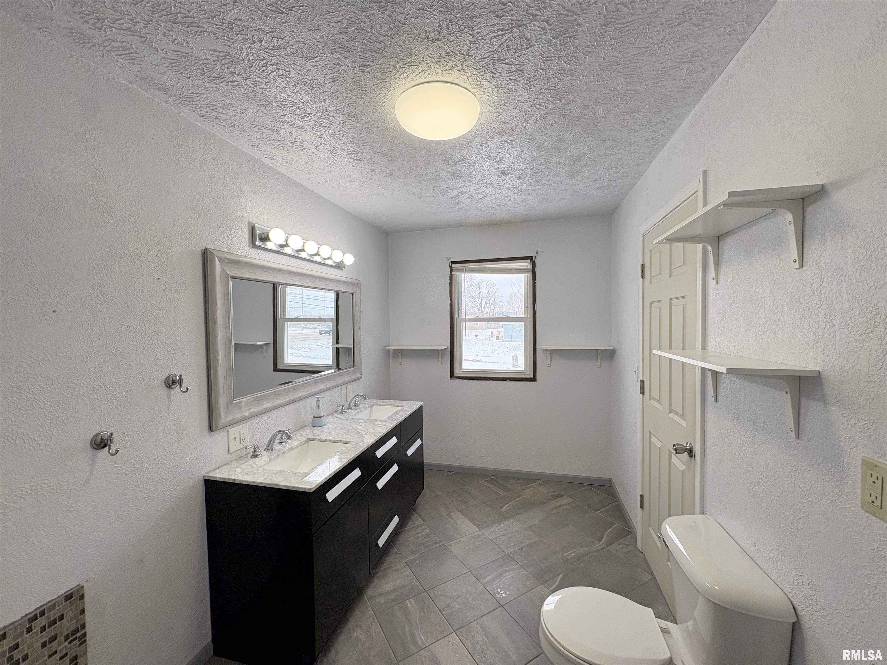 2177 Washington Road Washington, IL 61571 - Photo 32 of 60