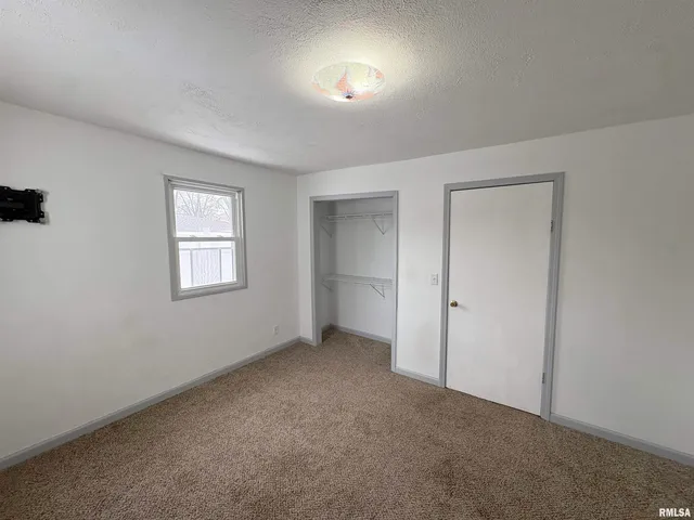 $189,900 | 2177 Washington Road, Washington, IL 61571