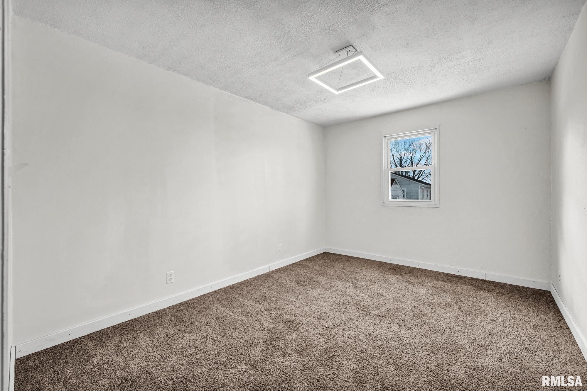 2177 Washington Road Washington, IL 61571 - Photo 34 of 60