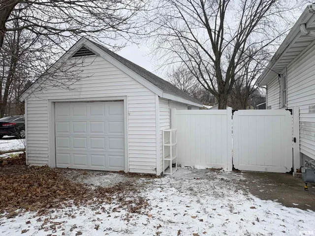 $189,900 | 2177 Washington Road, Washington, IL 61571