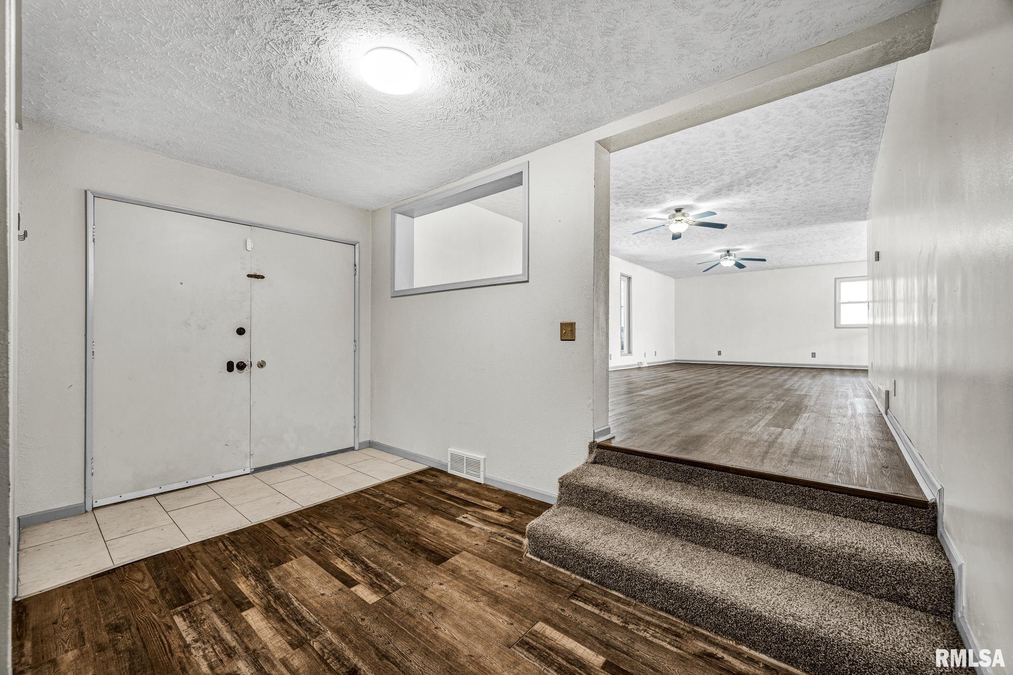 2177 Washington Road Washington, IL 61571 - Photo 7 of 60