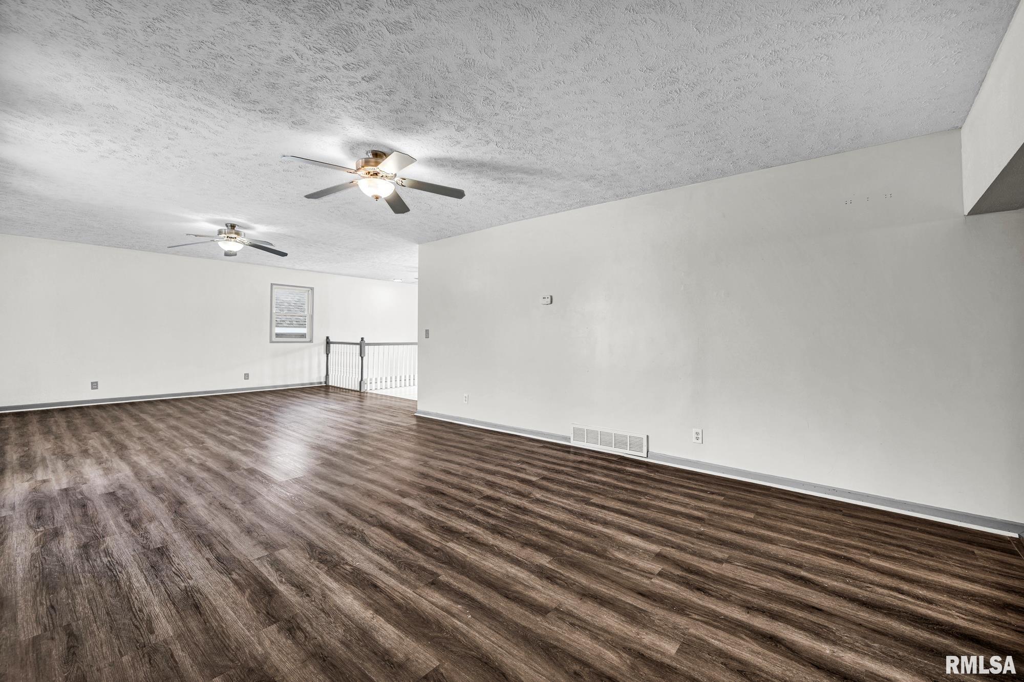 2177 Washington Road Washington, IL 61571 - Photo 10 of 60