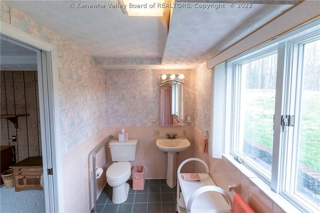 1610 Clark Road Charleston, WV 25314 - Photo 10 of 45 Gallery Image 10