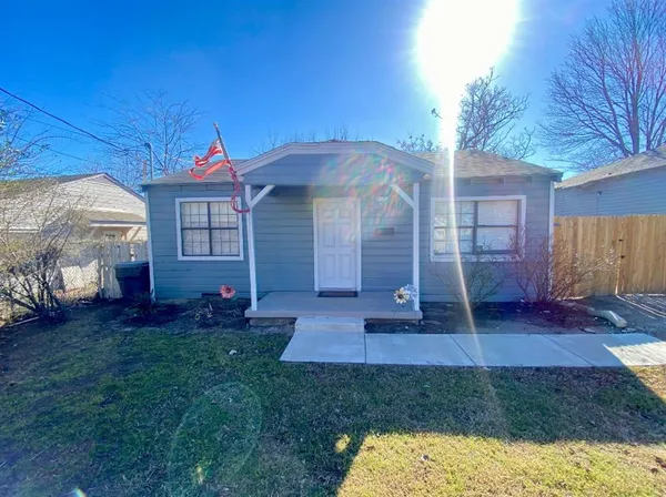 $1,625 | 5631 Arlington Park Drive, Dallas, TX 75235