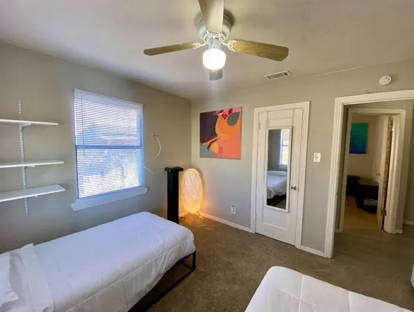 $1,625 | 5631 Arlington Park Drive, Dallas, TX 75235