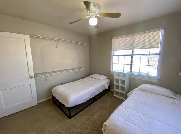 $1,625 | 5631 Arlington Park Drive, Dallas, TX 75235